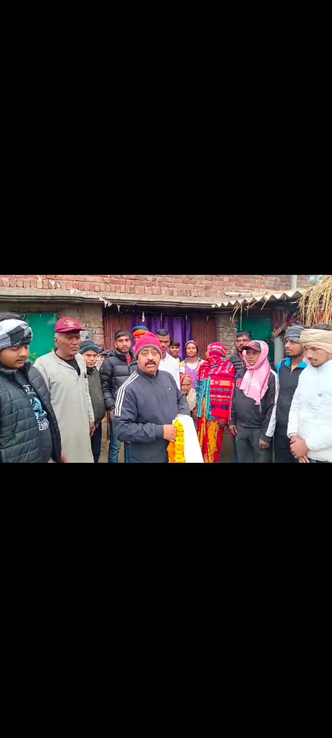 बेलघाट बांसगांव संदेश।। मकरहा गांव के लाल बने अग्निवीर, पूरे क्षेत्र में