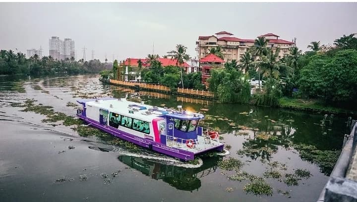 लखनऊ: गोमती नदी में जल्द शुरू होगी वाटर मेट्रो, ट्रैफिक जाम और