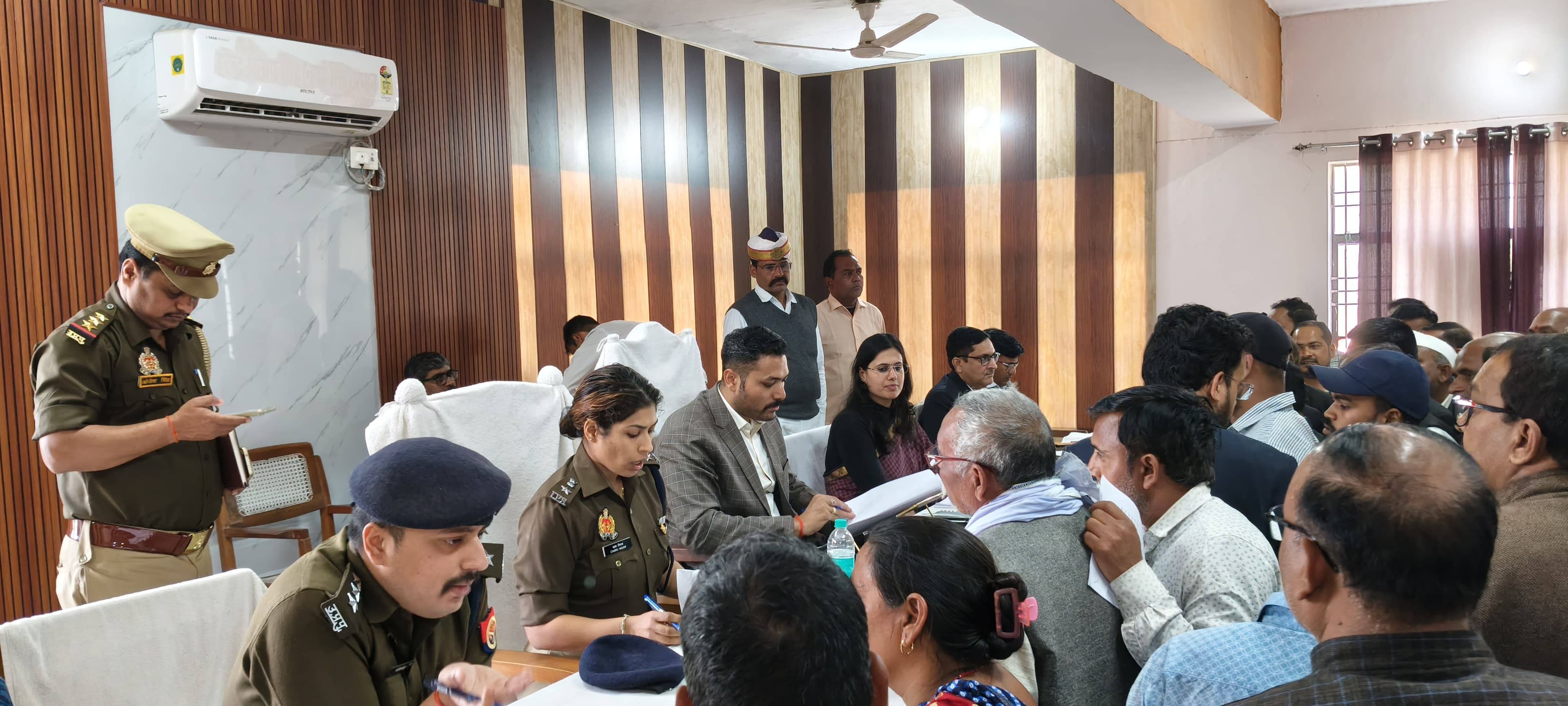 सुलतानपुर:- शासन से प्राप्त निर्देशों पर तहसील लंभुआ सभागार में सम्पूर्ण समाधान