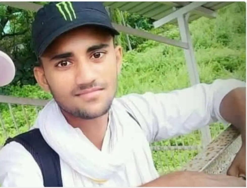 घघसरा में भीषण सड़क हादसा: कोचिंग जा रहे शिवम मद्धेशिया की दर्दनाक मौत, तीन घंटे जाम रहा मार्ग