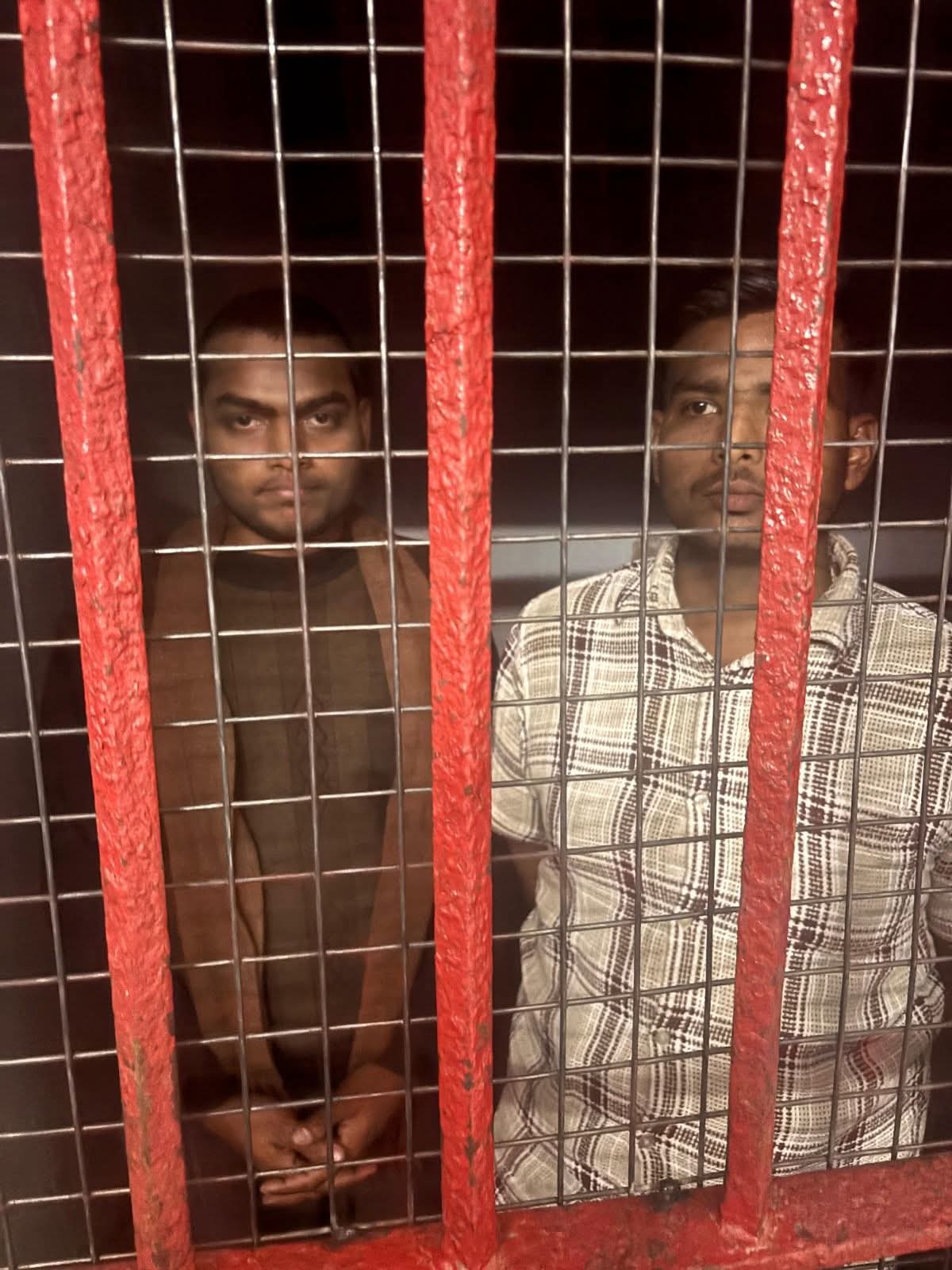 गोरखपुर एम्स की लेडी डॉक्टर से अभद्रता प्रकरण में दो आरोपी गिरफ्तार,