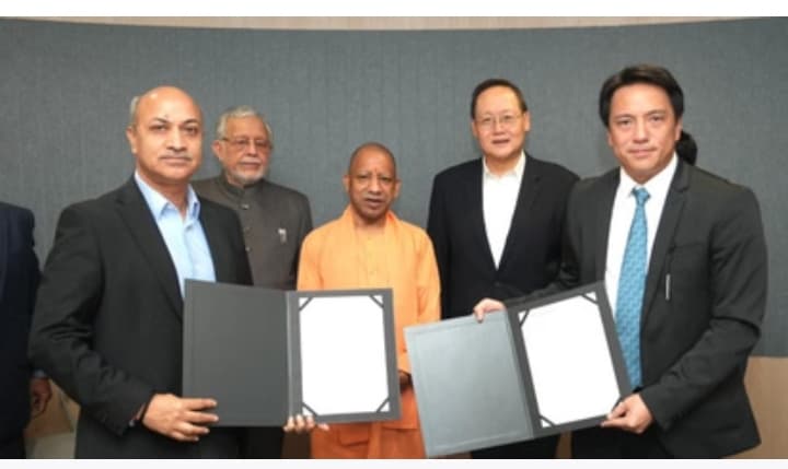 सिंगापुर दौरे पर बड़ी सफलता: इन्वेस्ट यूपी व एससीई के बीच एमओयू,