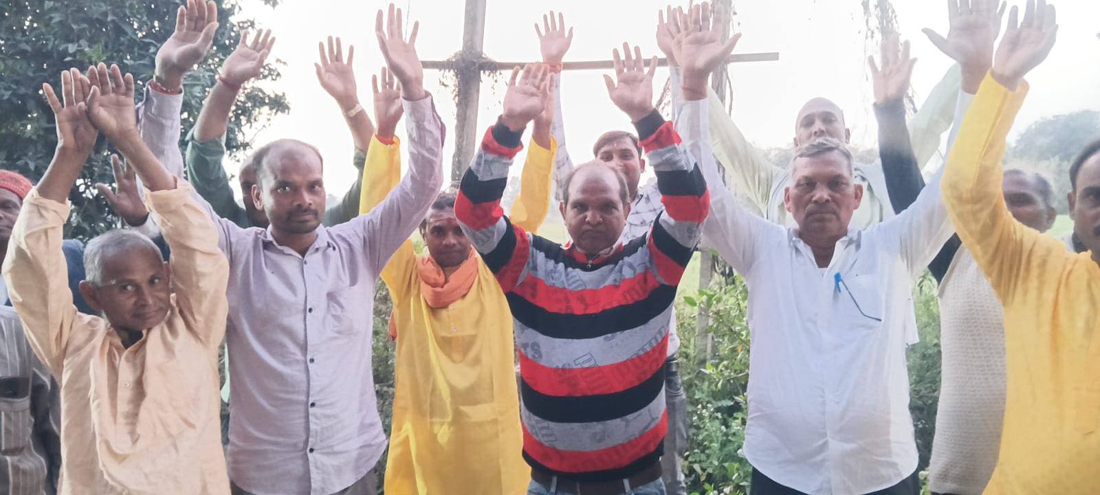 दुर्घटना को दावत देता जमीन पर रखा गया 33 के बी का ट्रांसफार्मर