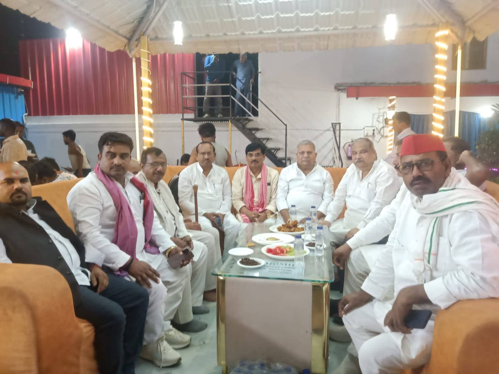 चौरी चौरा में सपा का भव्य इफ्तार पार्टी का हुआ आयोजन