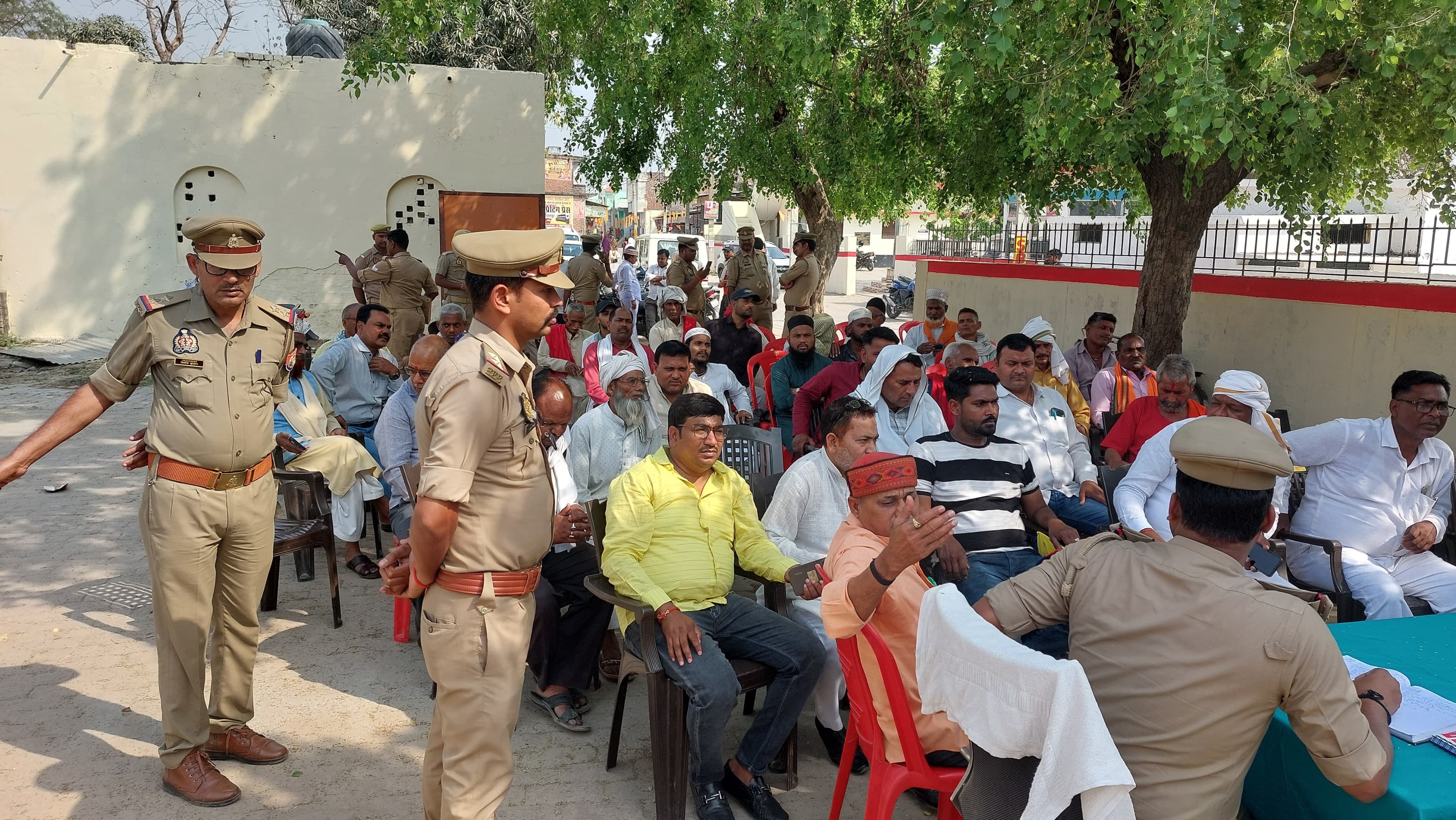 ईद से पहले बेलघाट थाने में पीस कमेटी बैठक, सौहार्द बनाए रखने