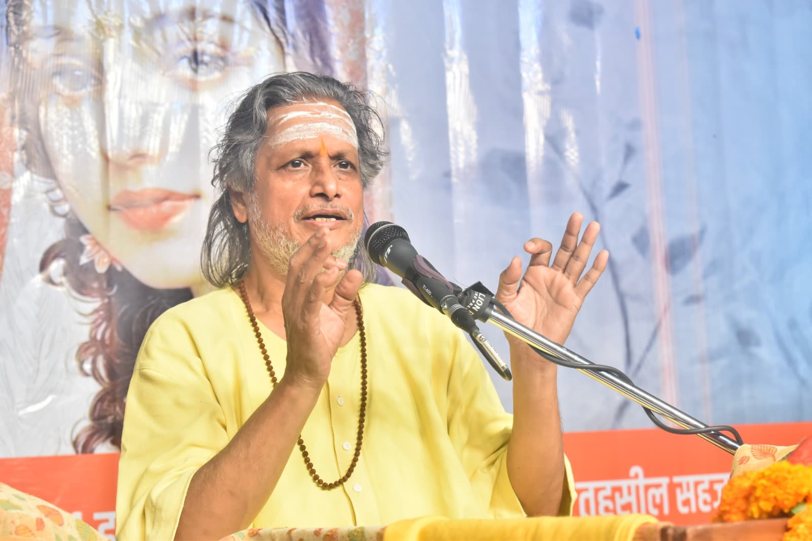 ✨ भक्ति में डूबा घघसरा: नंदोत्सव से गूंजा पांडाल, राघव ऋषि के प्रवचन ने छुआ हर हृदय