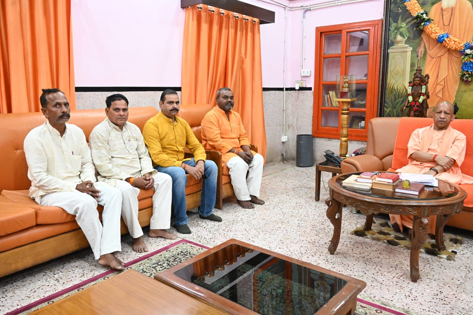 हनुमान मंदिर के विकास को लेकर मुख्यमंत्री से हुई मुलाकात, पांच मांगों का सौंपा प्रस्ताव