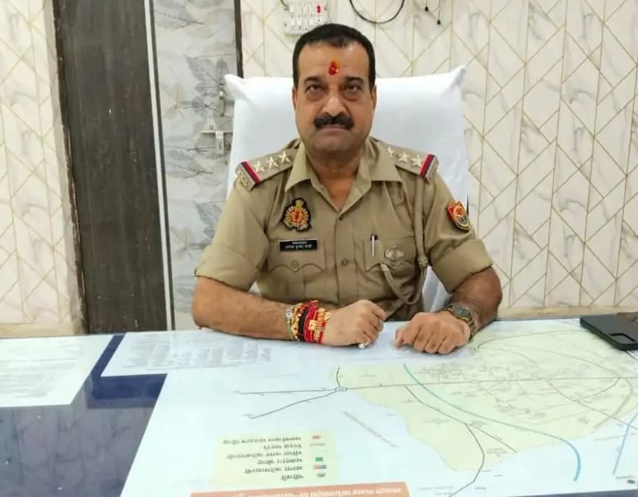 बांसगांव के बेटे अनिल कुमार शाही बने सीओ, इंस्पेक्टर से पदोन्नति पर