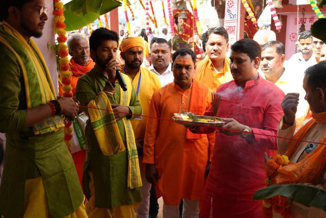 यज्ञ से  सकारात्मक ऊर्जा प्राप्त होता है एस के शर्मा