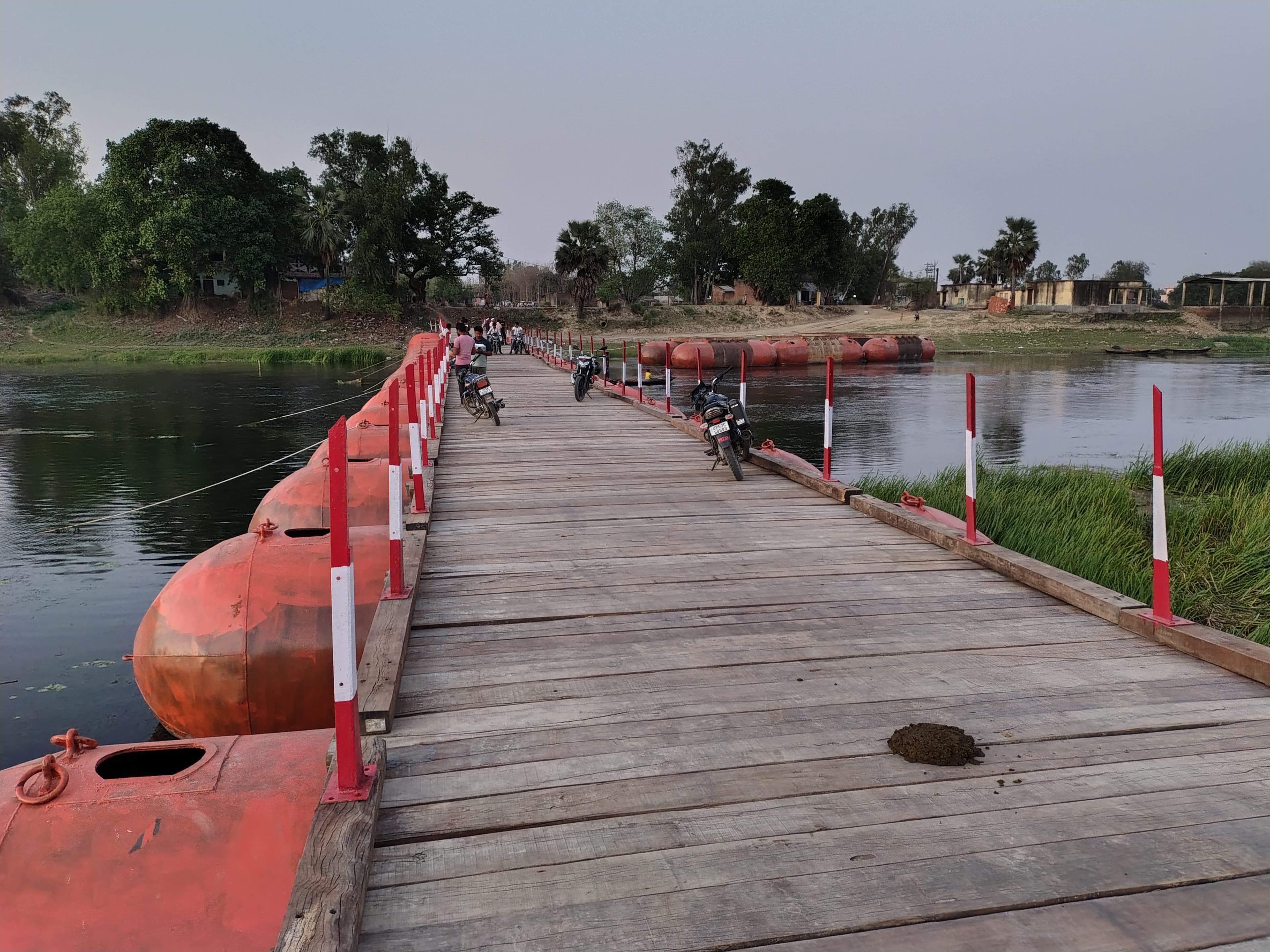 *कुआनो नदी पर नया पुल बना वरदान, दुघरा–मोहनपुर के बीच दूरी हुई