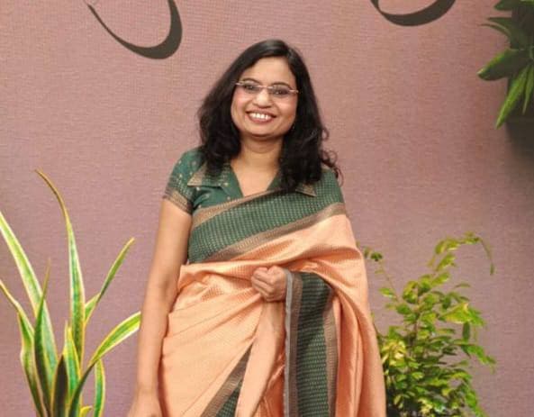 चौरीचौरा की बेटी डॉ रेनू यादव को मिला कमला चौधरी सम्मान