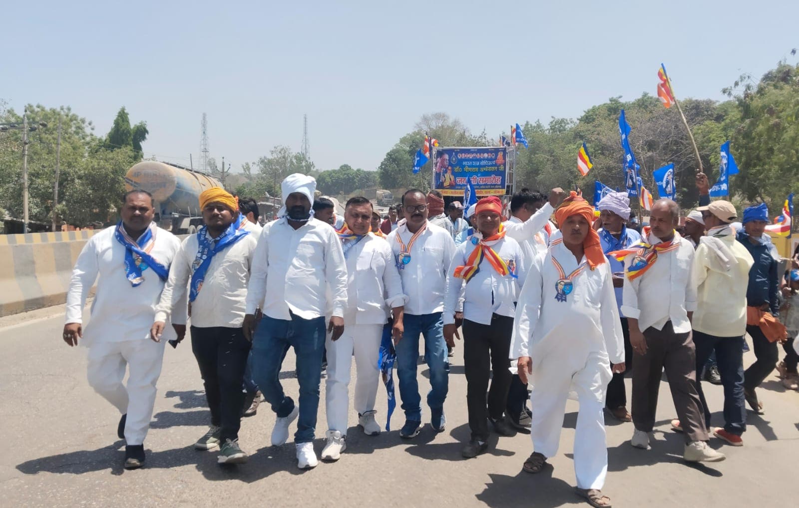 जय भीम के नारों से गूंजा डाला, धूमधाम से मनी अंबेडकर जयंती