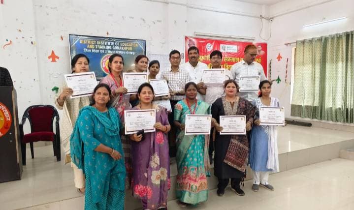 सरदार नगर ब्लाक के निपुण विद्यालयो को मिला प्रशस्तिपत्र