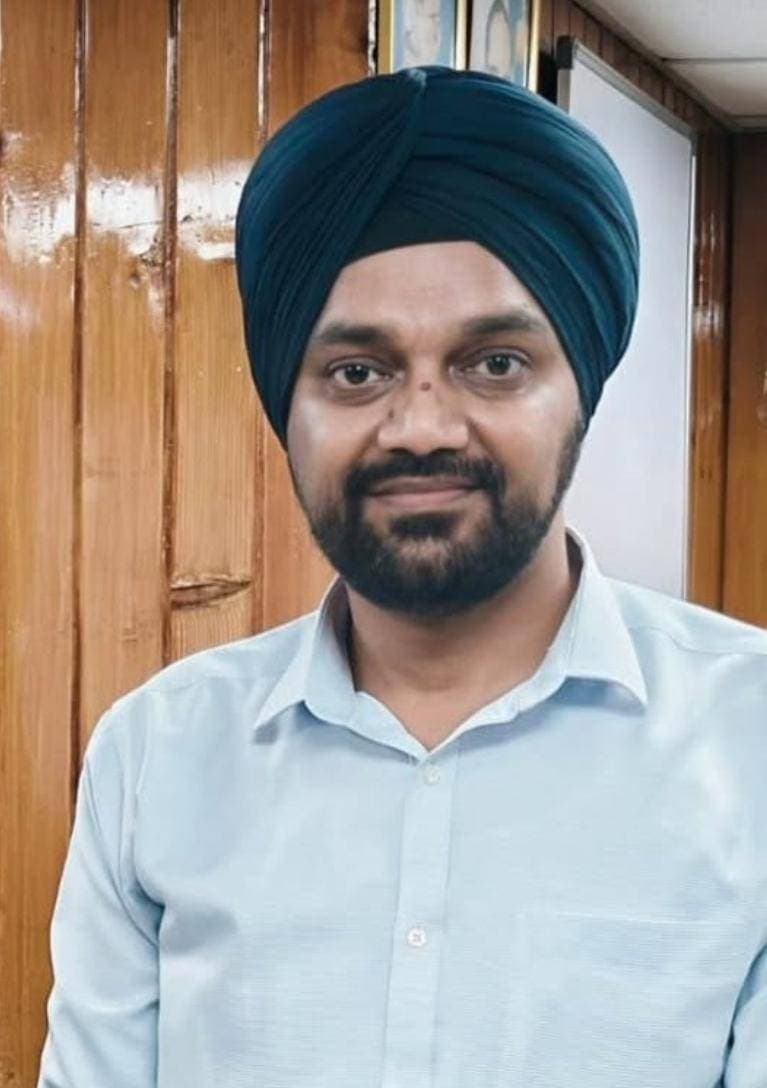 नवागत जिलाधिकारी सुल्तानपुर इंद्रजीत सिंह