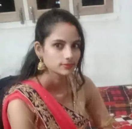 संदिग्ध हालात में फंदे से लटकती मिली विवाहिता, जांच में जुटी पुलिस