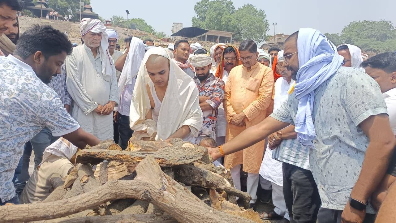 चारधाम यात्रा से लौट रहे अधिवक्ताओं की कार दुर्घटनाग्रस्त, सुनीता सिंह और