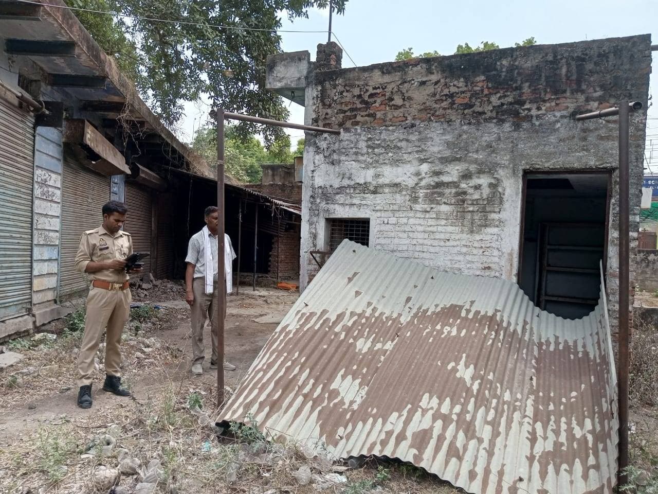 * अब डकैती पर उतारू: गजब दुस्साहसिक हो चले हैं ओबरा के कबाड़ चोर  और नशेड़ी