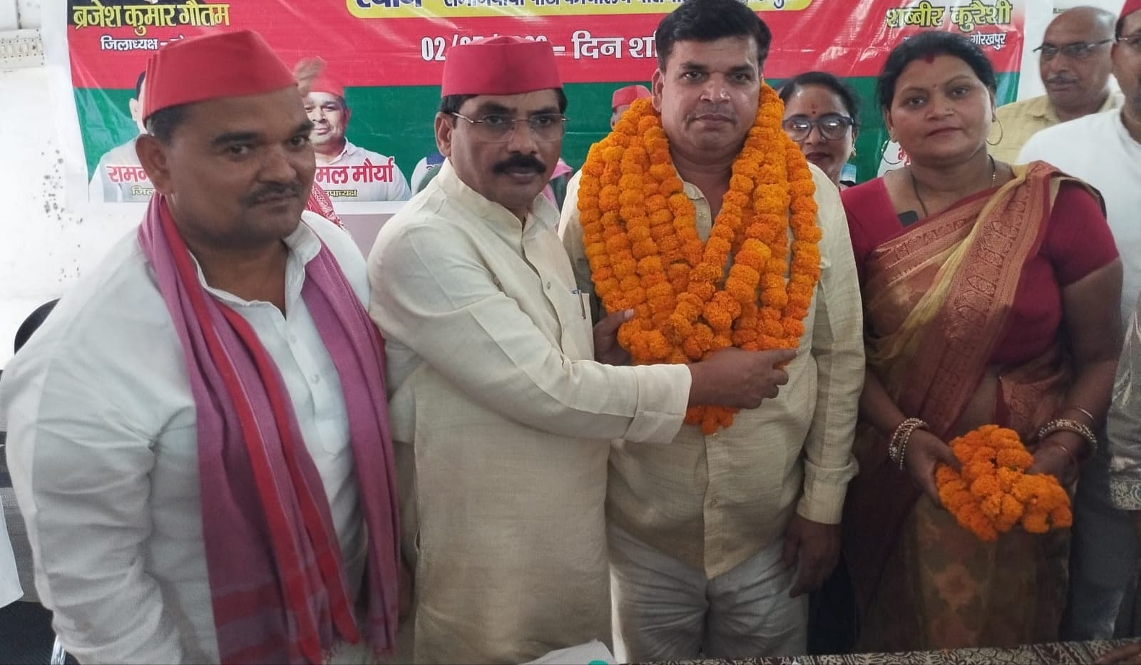 *मिशन 2027: कांग्रेस को तगड़ा झटका, रमेश सोनकर 'पप्पू' ने दर्जनों साथियों