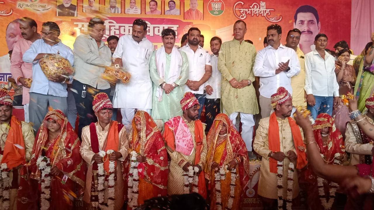 चौरी चौरा में समाजसेवी एस के शर्मा ने  21 कन्याओं का कराया विवाह