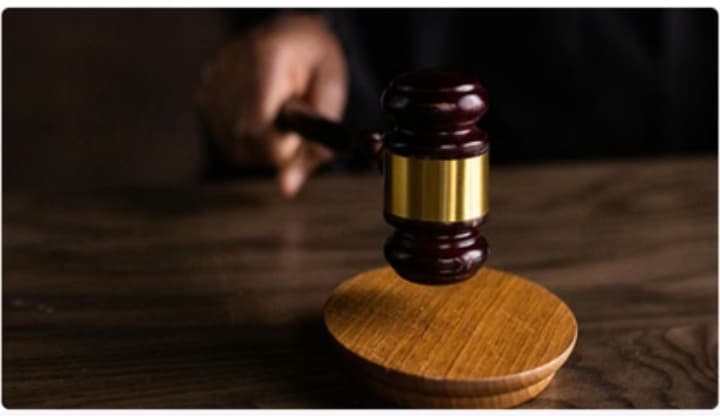 यूपी हाईकोर्ट का अहम फैसला, गंभीर अपराधों के आरोपियों को पुलिस में