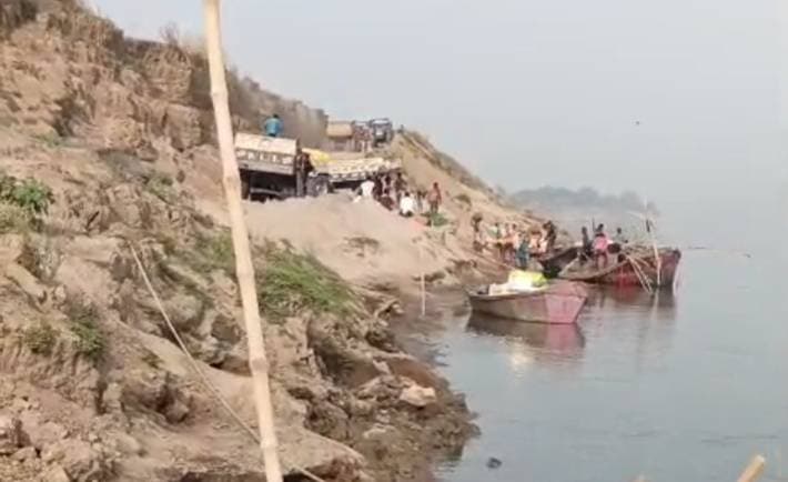 *अवैध बालू खनन के मास्टरमाइंड अनिल कुमार यादव बालू माफियाओं के सामने