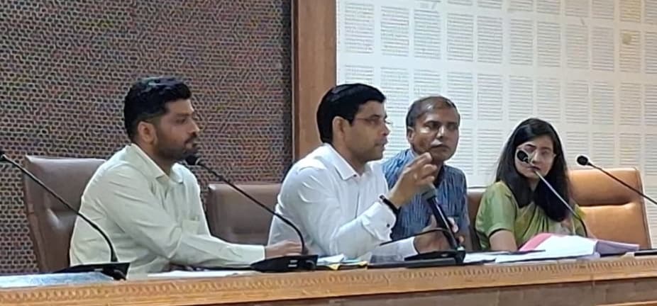 24 मई को यूपीएससी परीक्षा: गोरखपुर में प्रशासन अलर्ट *एडीएम सिटी गजेंद्र