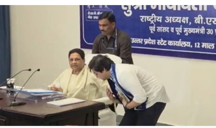 बसपा सुप्रीमो मायावती कर रहीं राज्यस्तरीय बैठक, यूपी के जिलाध्यक्ष और वरिष्ठ