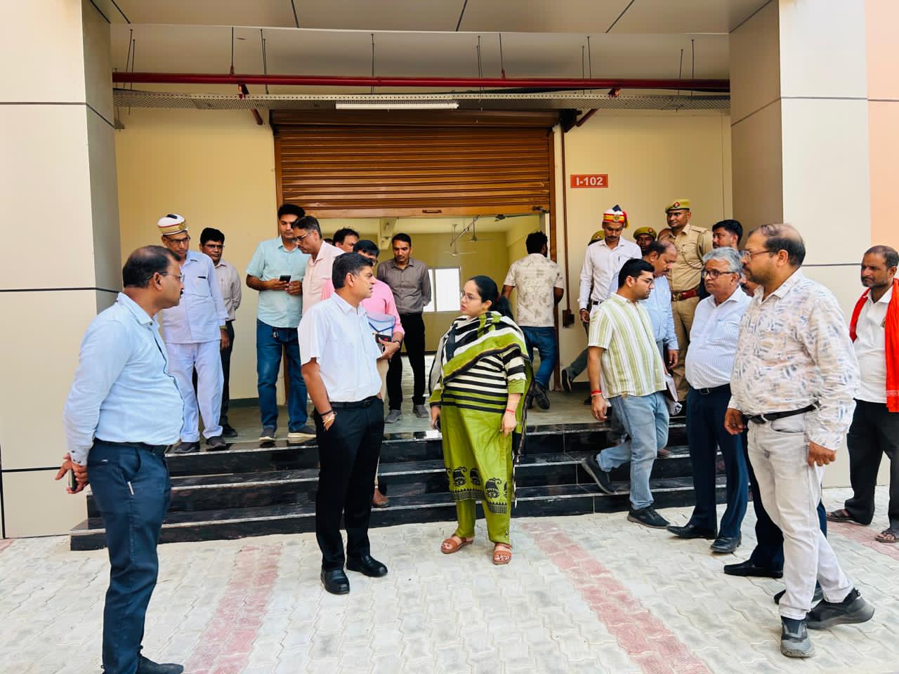 सीएम के प्रस्तावित कार्यक्रम की तैयारियों का मंडलायुक्त ने किया स्थलीय निरीक्षण