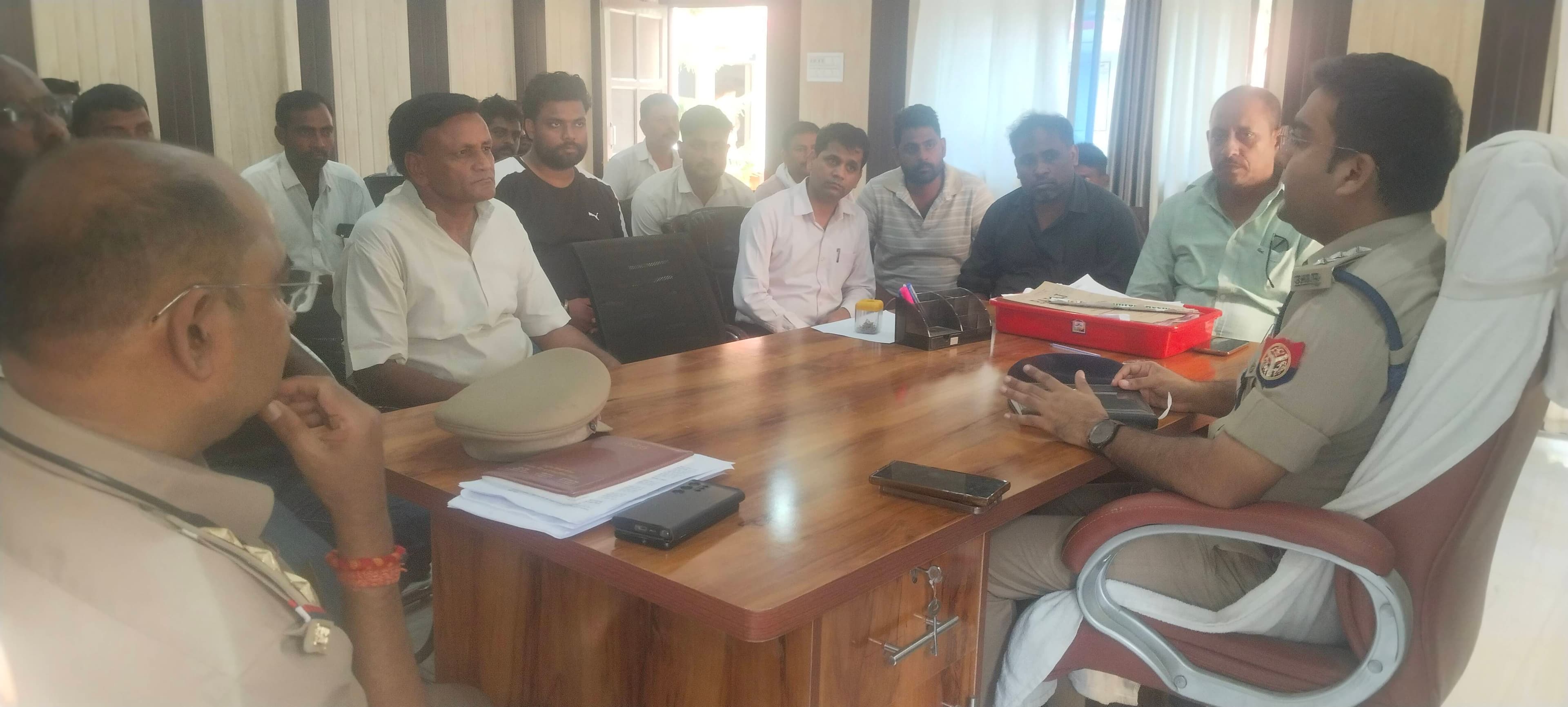 अपराध पर अंकुश को लेकर पुलिस ने बुलाई बैठक, संदिग्ध सोशल मीडिया