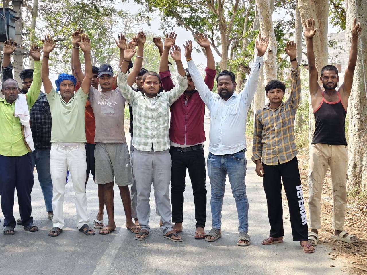दस दिन बाद भी नहीं बहाल हो सकी सुगौना गांव की विद्युत आपूर्ति, आक्रोशित ग्रामीणों ने आपूर्ति बहाल की