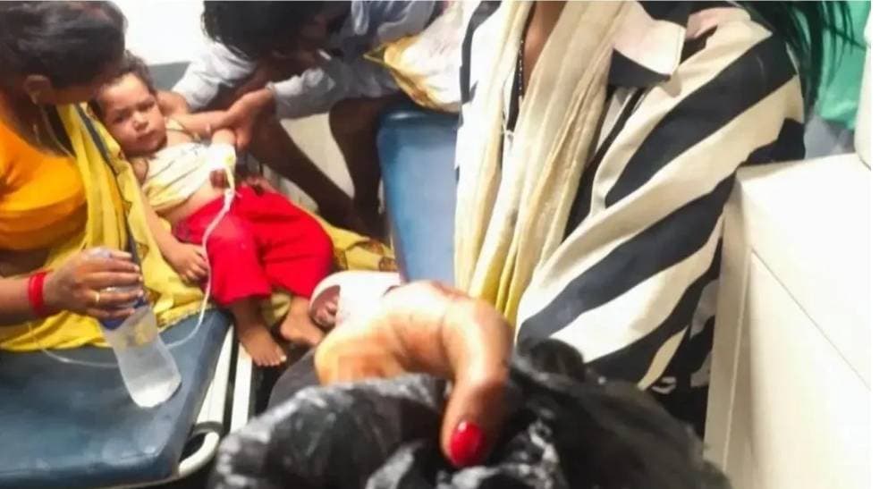 18 माह के मासूम ने सांप के बच्चे को चबाया, हालत नाजुक