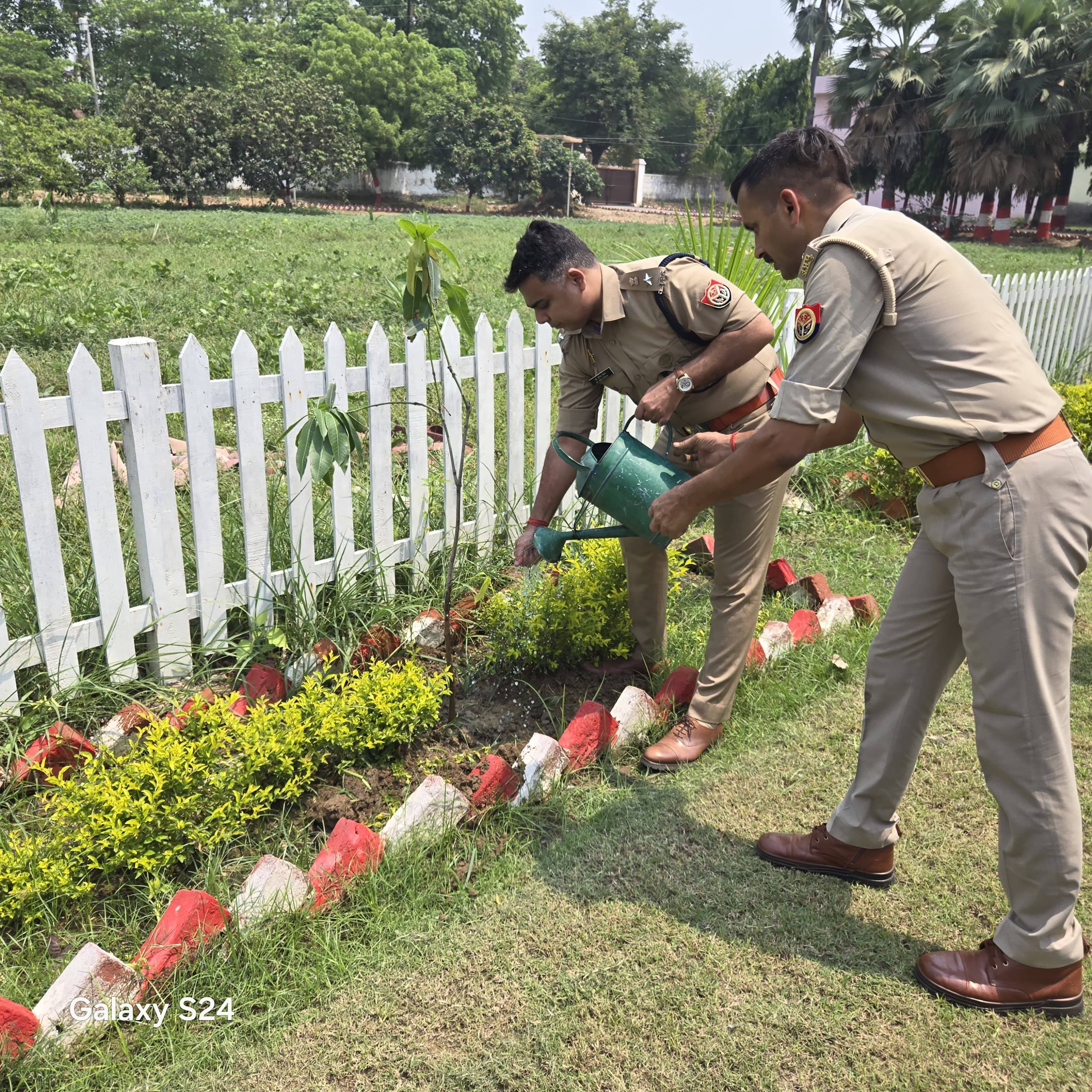 विश्व पर्यावरण दिवस पर पुलिस अधीक्षक ने किया वृक्षारोपण, पर्यावरण संरक्षण का