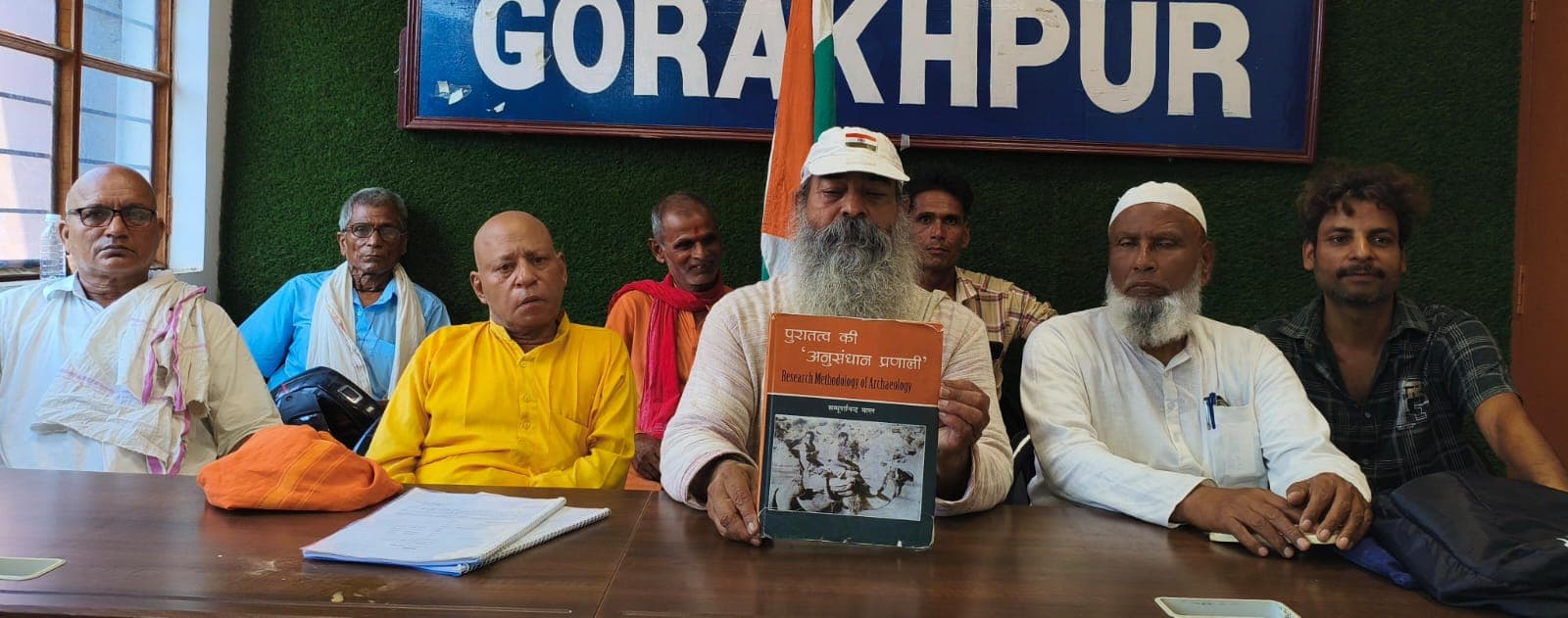 गोरखपुर: जनसुविधाओं और भ्रष्टाचार को लेकर चौतरफा घिरी सरकार; बसपा नेता ने