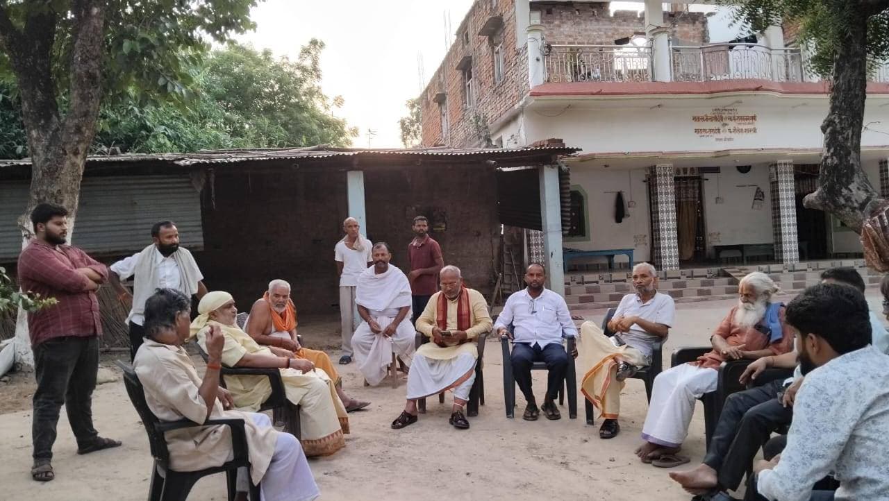 सड़क दुर्घटना में घायल महिला की मौत पर विधायक ने परिजनों को