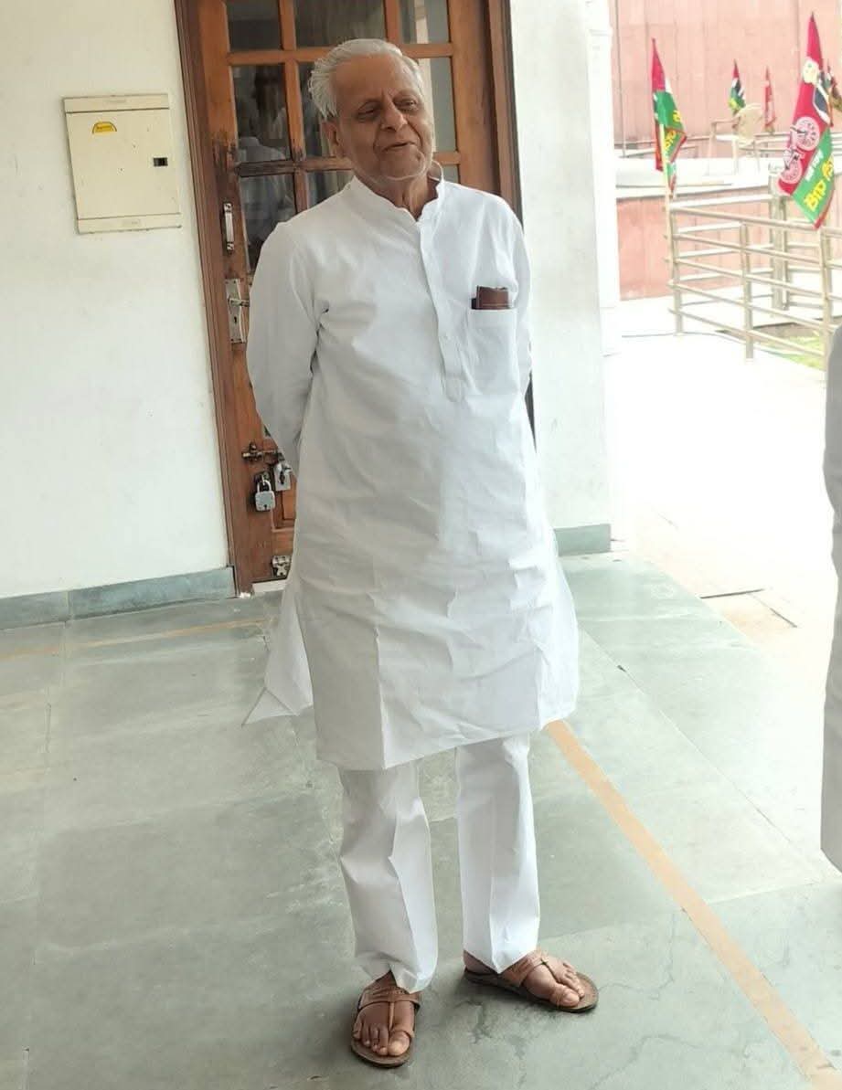 BreakingNews सपा के वरिष्ठ नेता राजेंद्र चौधरी को आया दिल का दौरा,