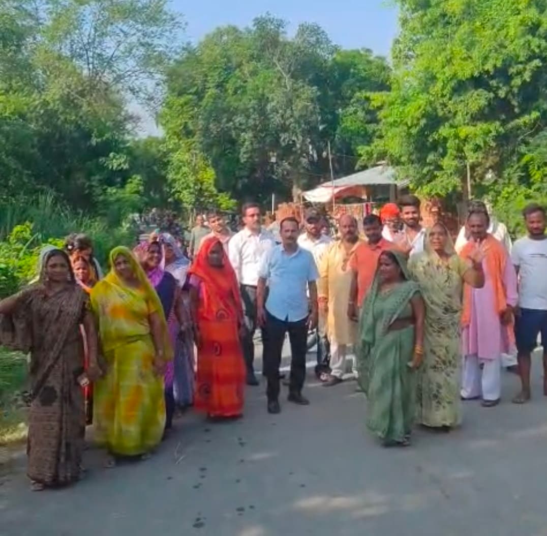 गौर कोठी में शराब की नई दुकान का दूसरे दिन भी विरोध,