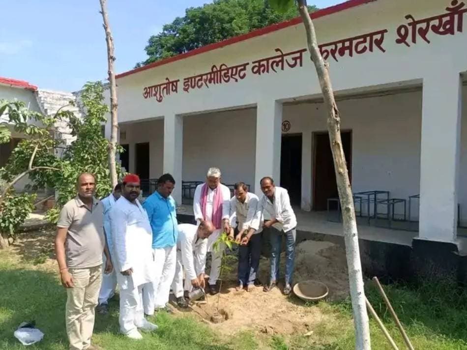 बरहज विधानसभा के अंतर्गत वृक्षारोपण अभियान