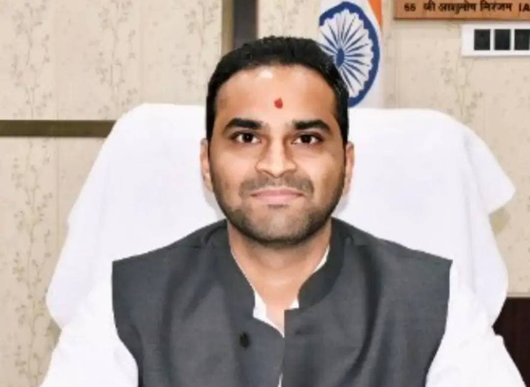 देवरिया स्वास्थ्य विभाग में डीएम का बड़ा एक्शन, सभी BPM-BCPM का एक