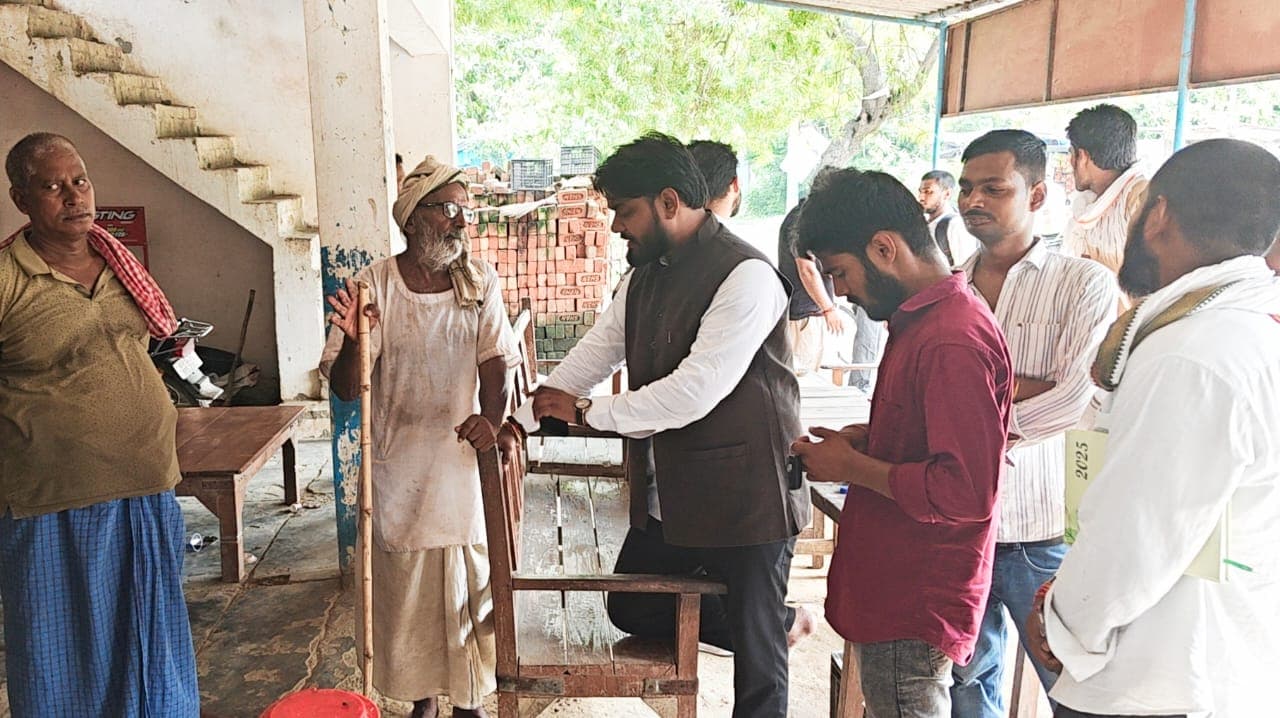 नंगे पांव संकल्प यात्रा की गूंज दिल्ली तक, रेल मंत्री से अंडरपास निर्माण की मांग