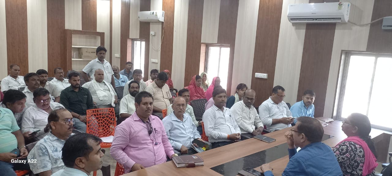 जल संचय हमारी महत्वपूर्ण जिम्मेदारी, हर व्यक्ति निभाए अपनी भूमिका: मनोज सिंह  भूजल सप्ताह के तहत ब्लॉक सभागार में जल संरक्षण एवं जनजागरूकता कार्यक्रम आयोजित
