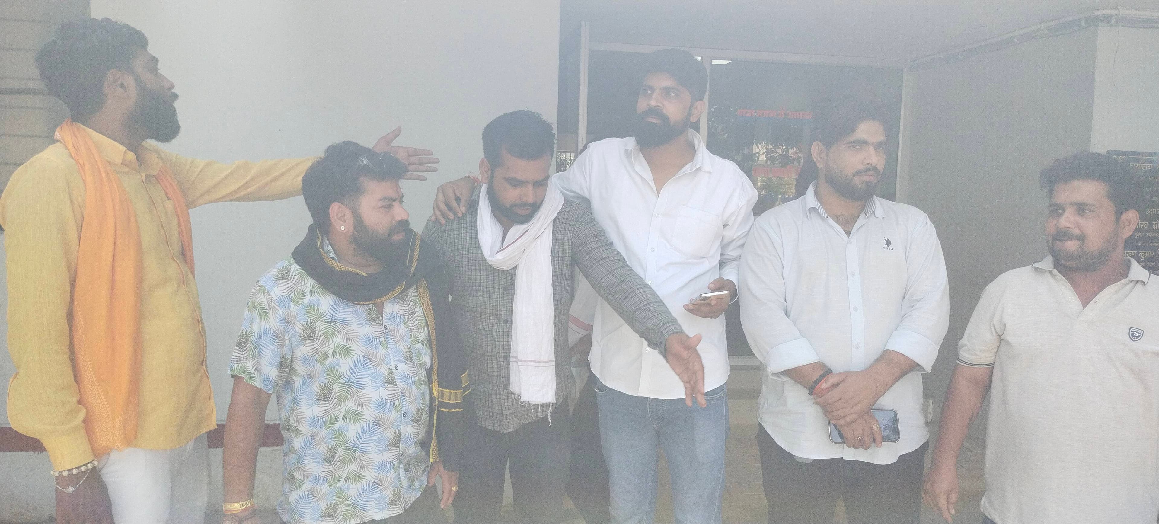 प्रधानमंत्री पर की अभद्र टिप्पणी, पुलिस से शिकायत गगहा गोरखपुर बांसगांव संदेश।गगहा