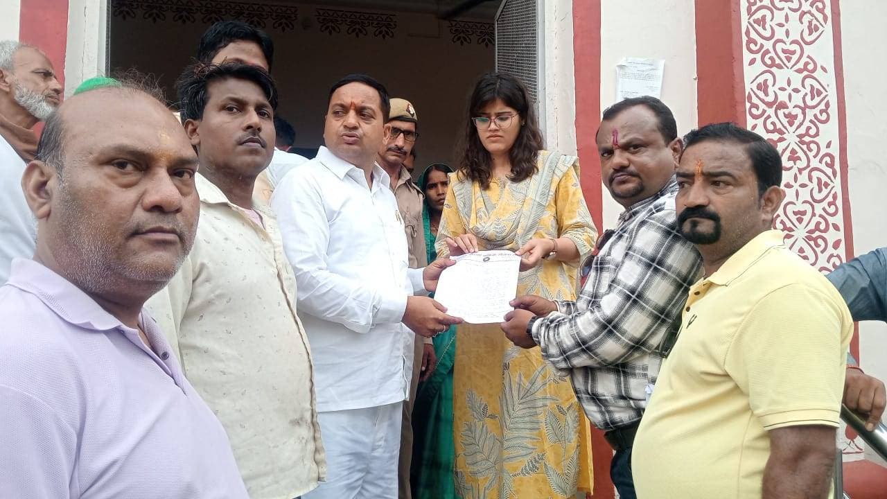 गौशालाओं की बदहाली पर गरजी गौ रक्षा वाहिनी,एसडीएम सदर को सौंपा 30