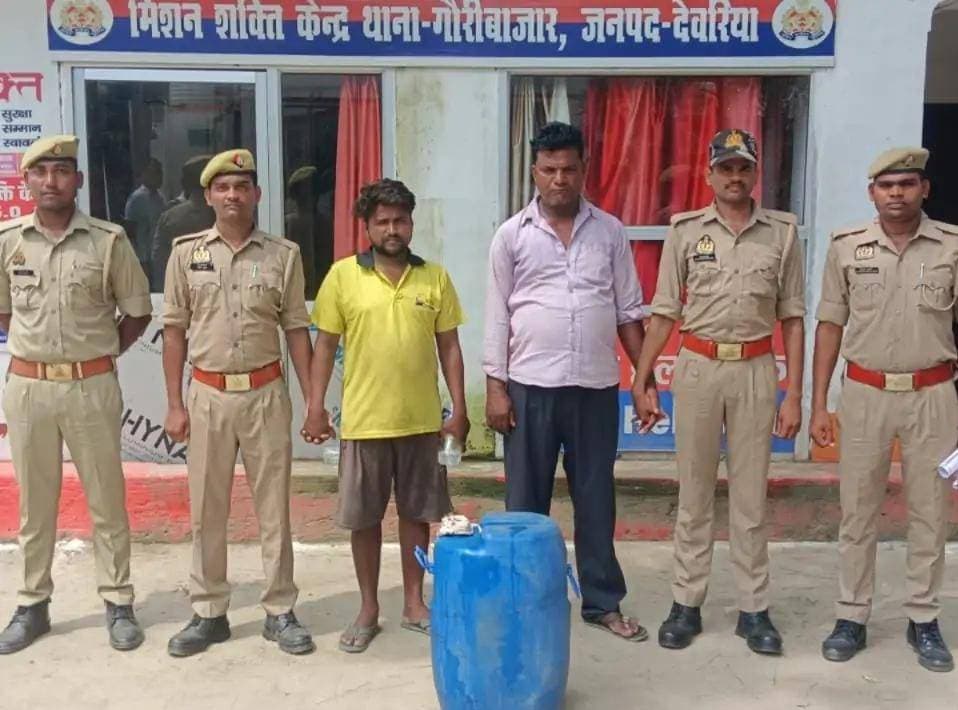 टैंकर से डीजल चोरी करते दो आरोपी गिरफ्तार, 60 लीटर डीजल व