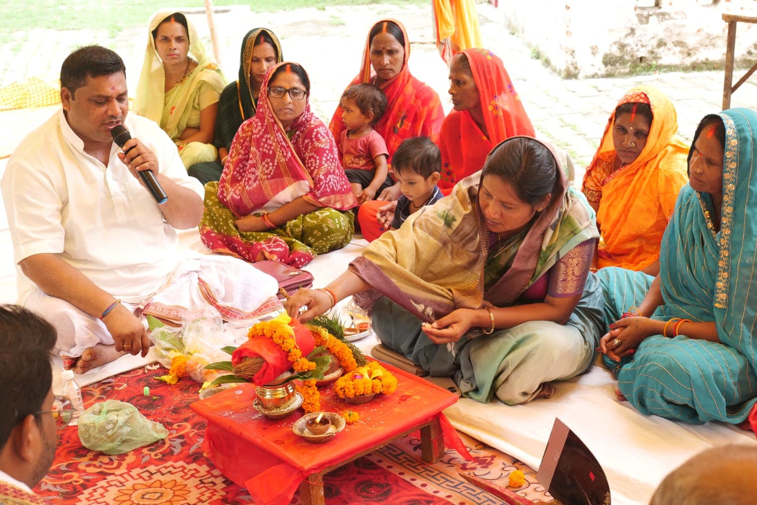 डाला/ सोनभद्र,काली मंदिर के सुंदरीकरण कार्य का बुधवार को हुआ भव्य भूमि पूजन