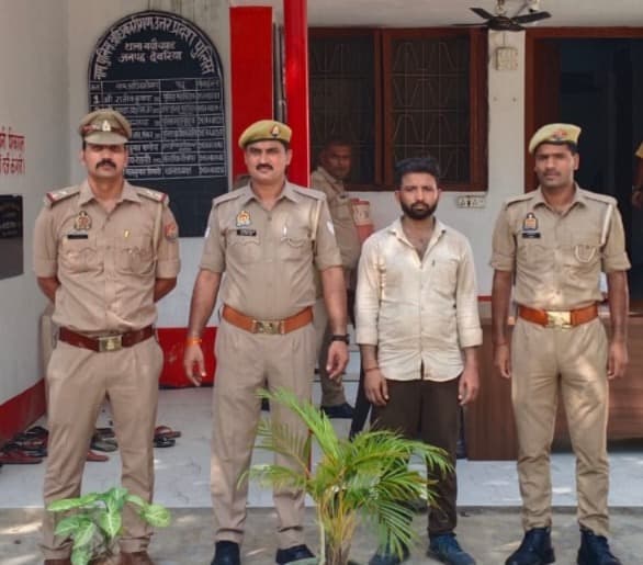 पॉक्सो एक्ट से सम्बन्धित 01 वांछित अभियुक्त गिरफ्तार, थाना बघौचघाट देवरिया ।