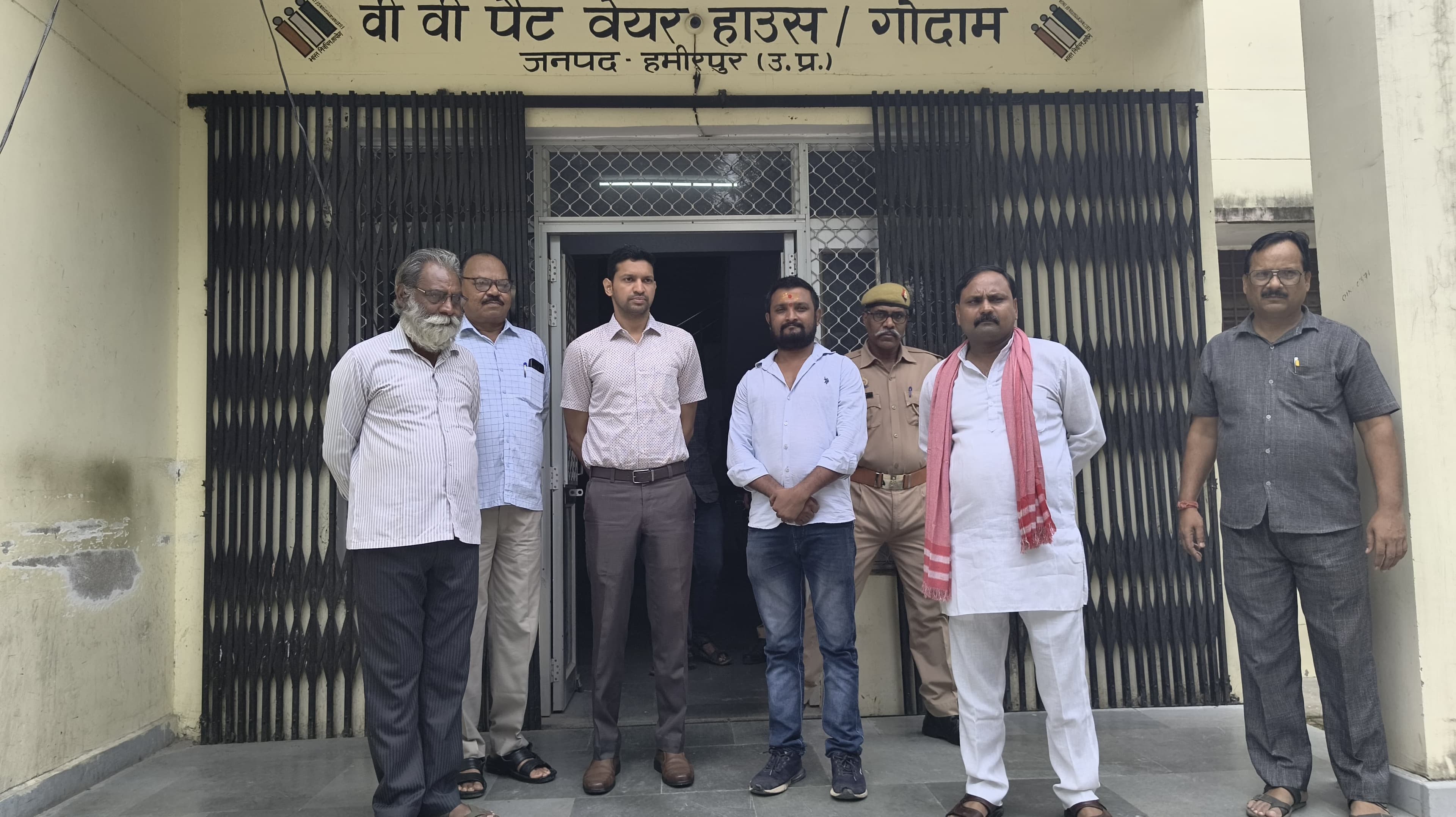 VVPAT वेयरहाउस का डीएम ने किया निरीक्षण, सुरक्षा व्यवस्था परखी