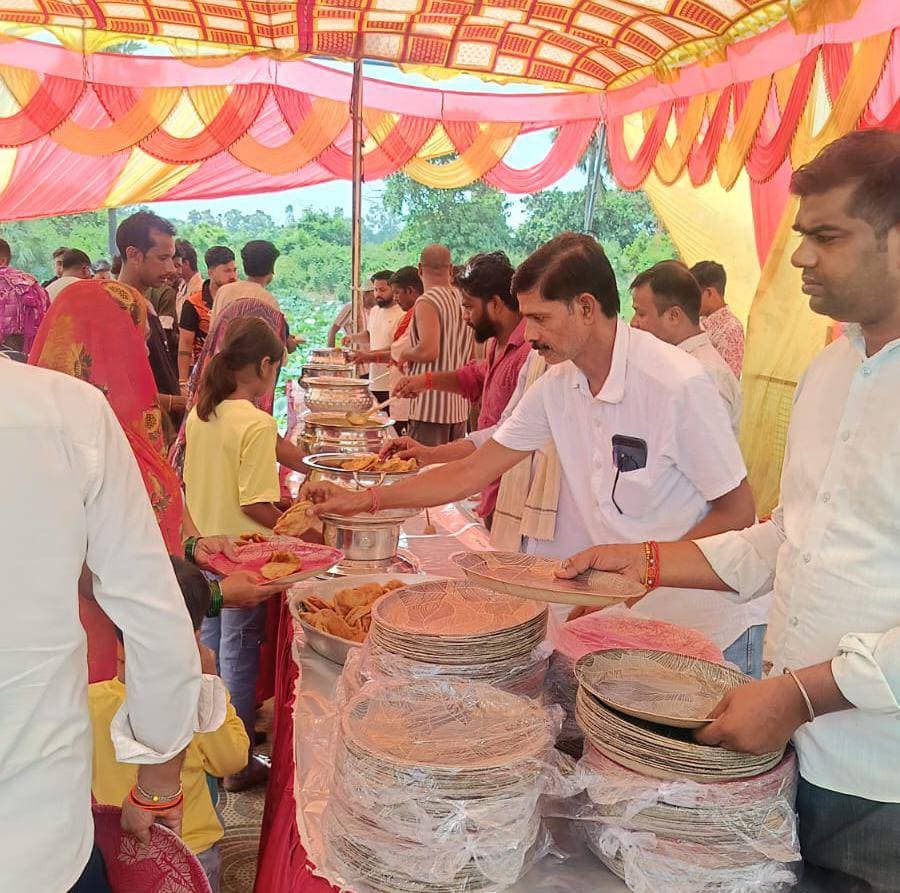 तरकुलहा धाम में भव्य भंडारा का हुआ आयोजन