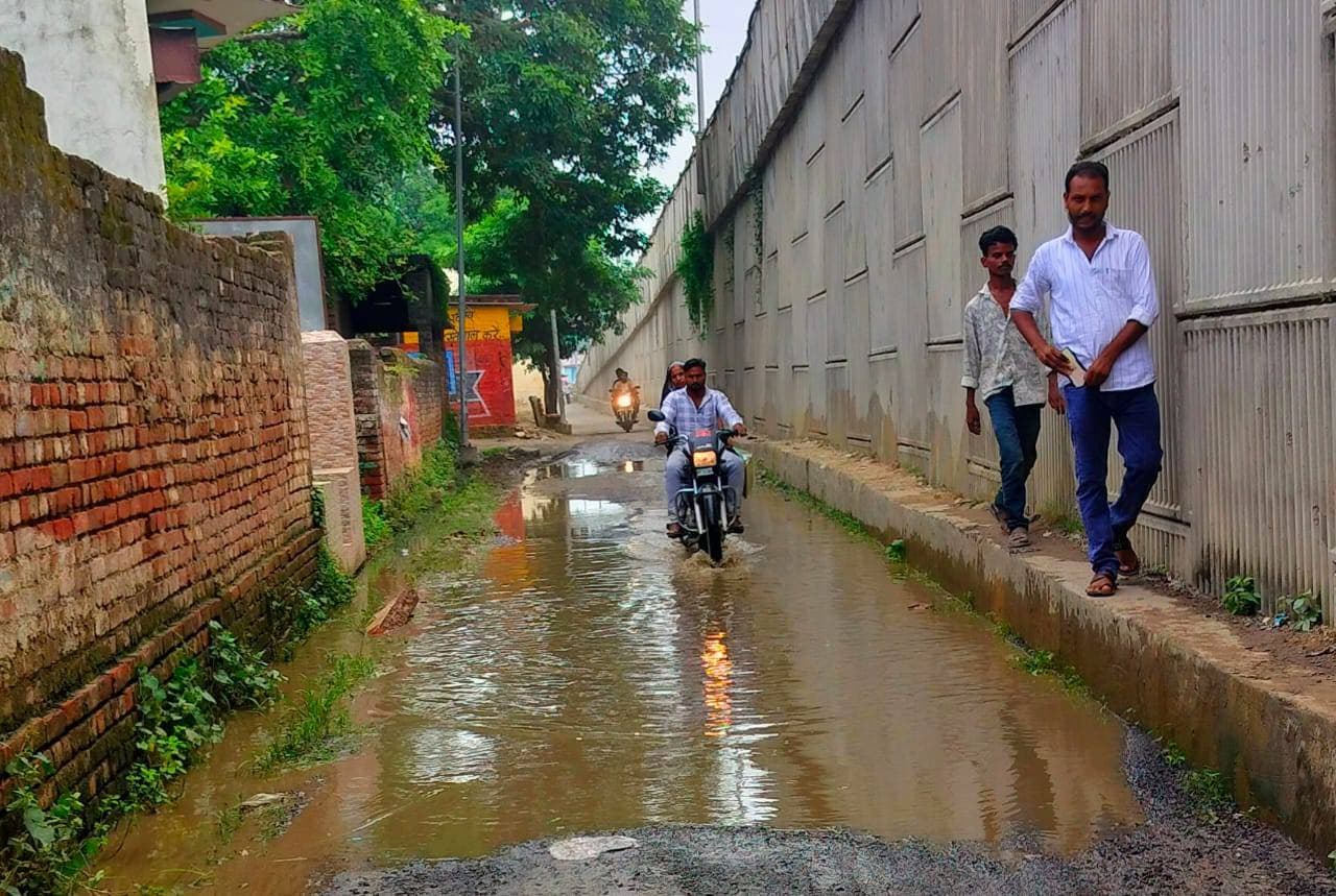 पूर्व चेयरमैन जे पी गुप्ता के सहयोग से जलभराव की समस्या हुई दूर