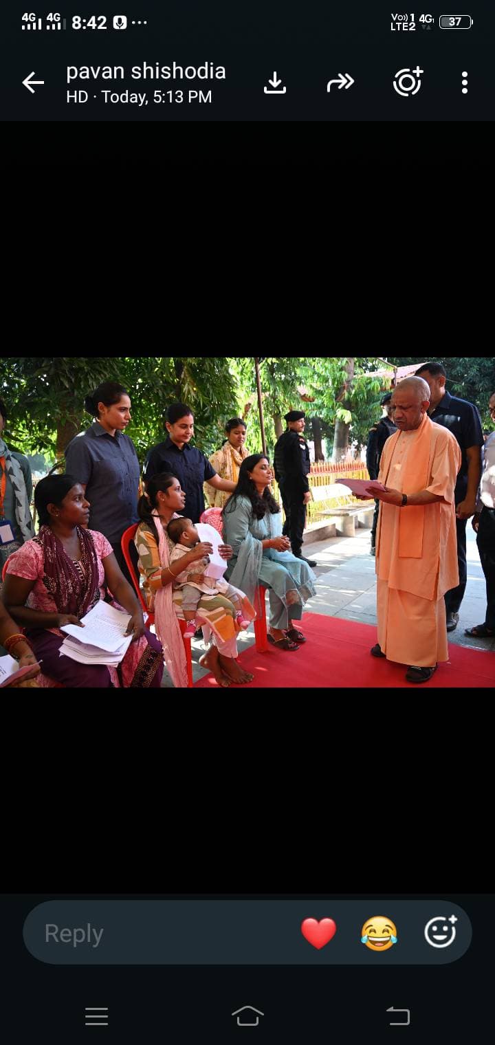 *जनता दर्शन में सीएम योगी ने सुनीं 150 लोगों की समस्याएं समस्या
