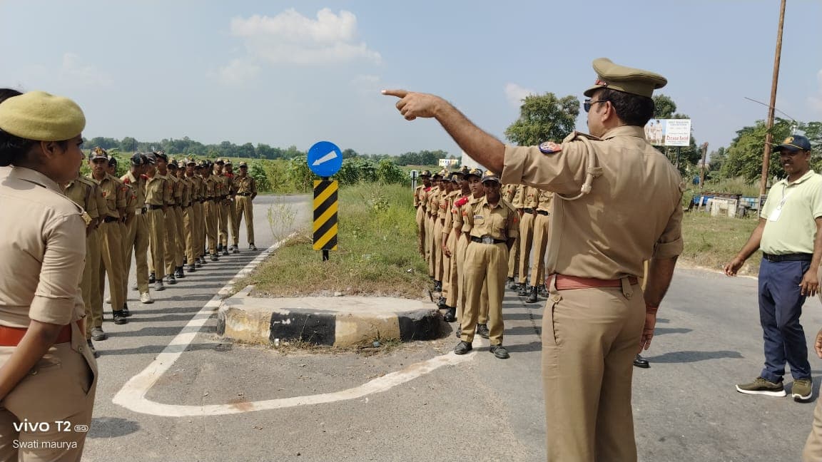 मिशन शक्ति फेज-6 के तहत छात्राओं को किया जागरूक